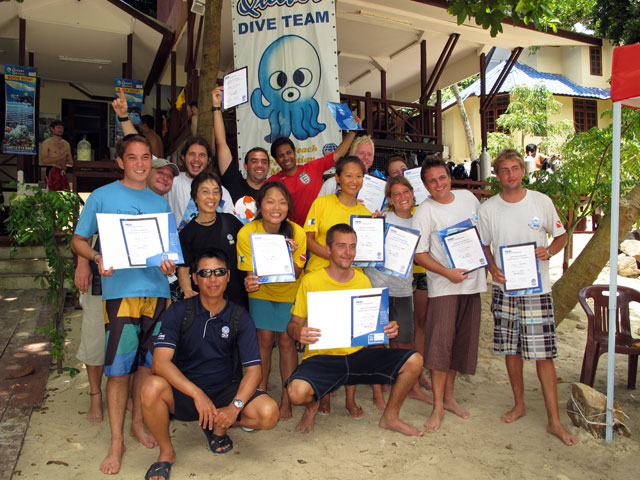 PADI IDC MALAYSIA March 2010 conducted by Course Director SF Chong, 12 Instructor candidates from UK, Scotland, Switzerland, China, Taiwan, Sri Lanka and Spain has passed their PADI Instructor Examination.